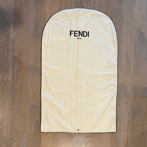 Fendi hanging garment bag
Approximately 25.5”x41”
Brand new